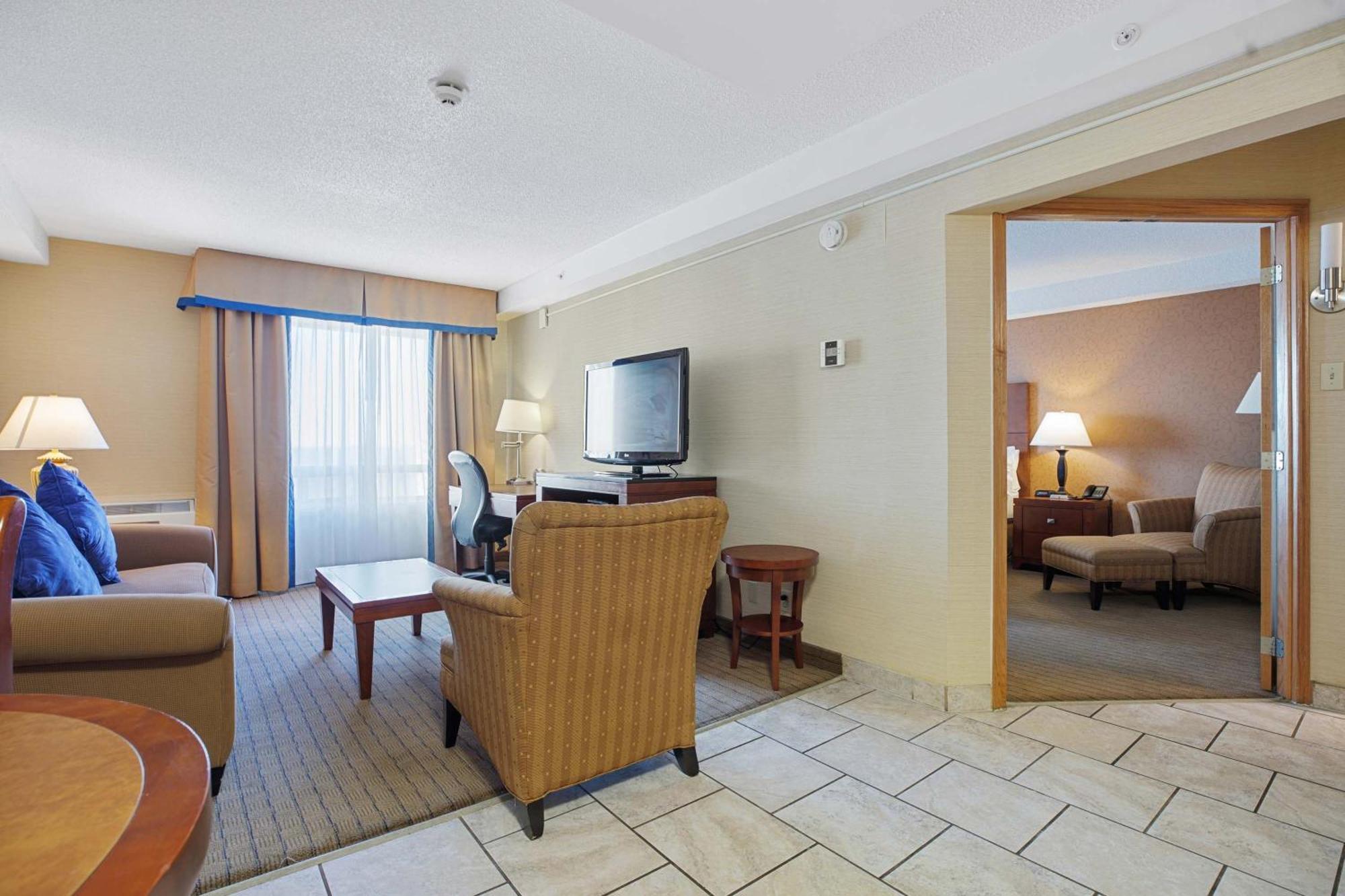 Sandman & Downtown Hotel 3*
