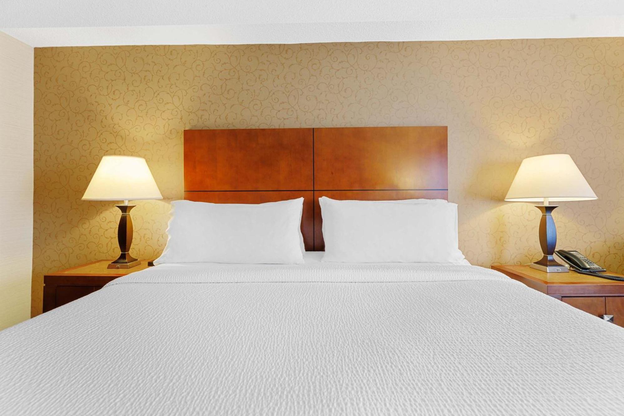 Hotel Sandman & Downtown