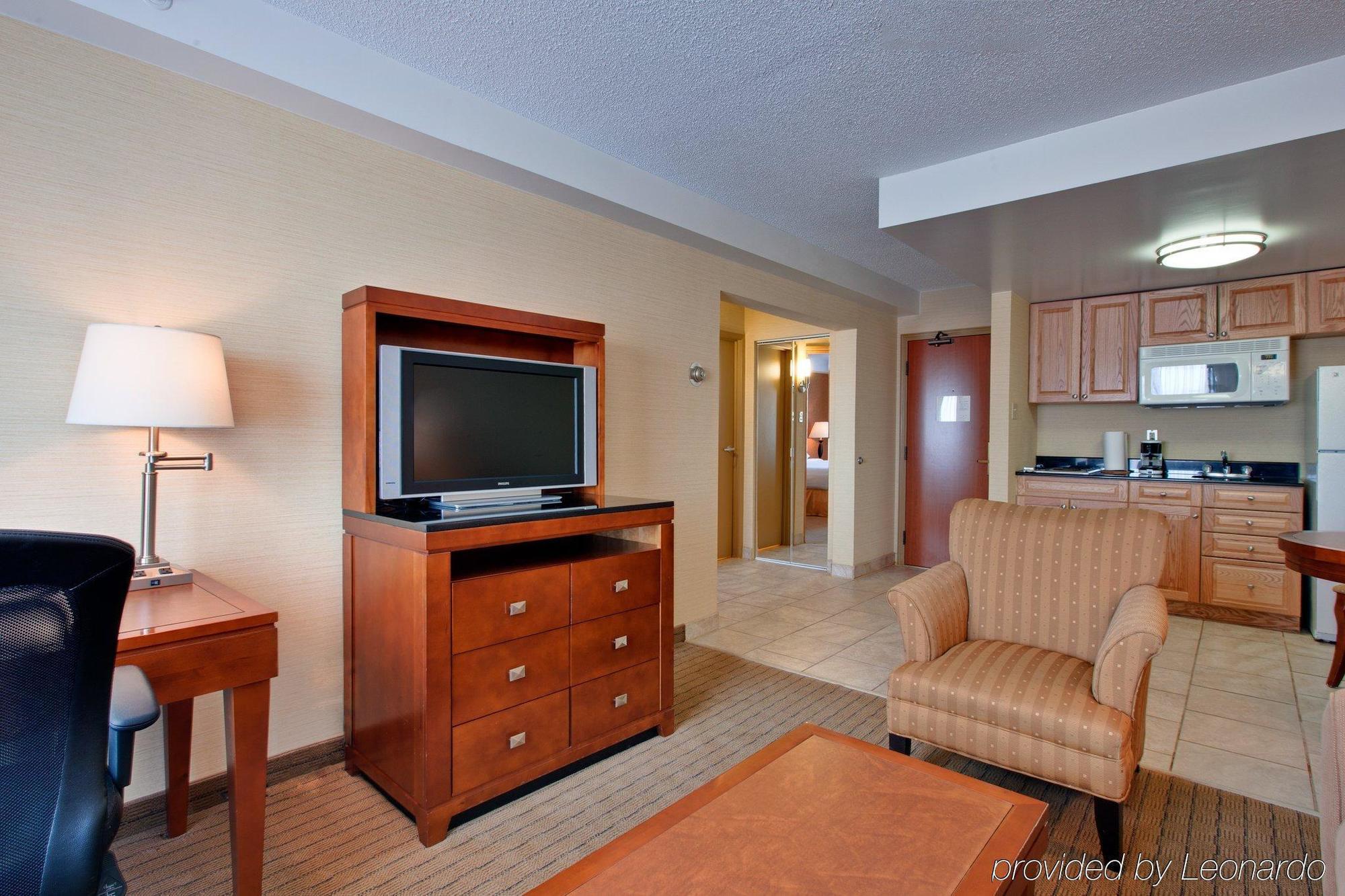 Sandman & Downtown Hotel 3*
